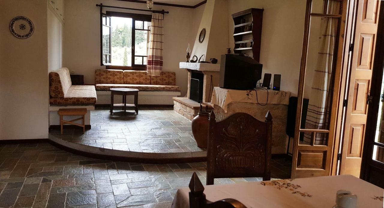 Ample Modern Country Home نيا إيبيدافروس المظهر الخارجي الصورة