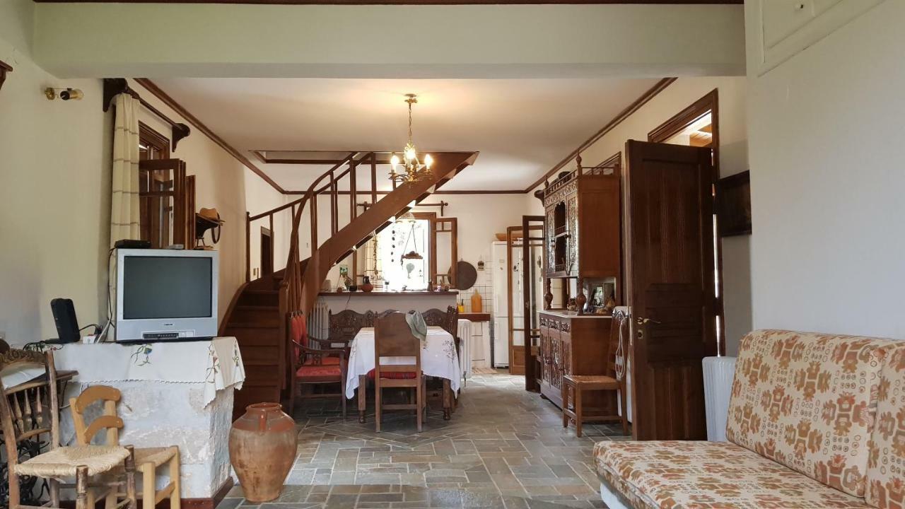 Ample Modern Country Home نيا إيبيدافروس المظهر الخارجي الصورة